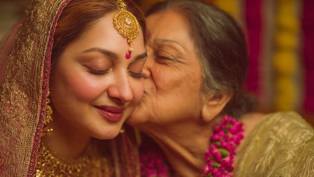 Maa Ke Liye Shayari in Hindi English with Meaning